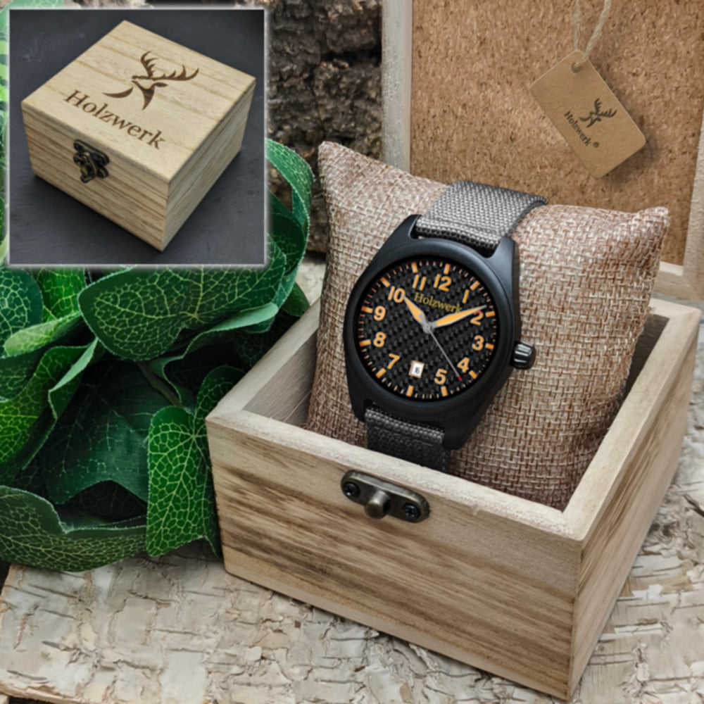 Holzwerk USEDOM Unisex Uhr aus Holz mit schwarzem Zifferblatt und Datumsanzeige, Detailansicht der Holzwerk Verpackung