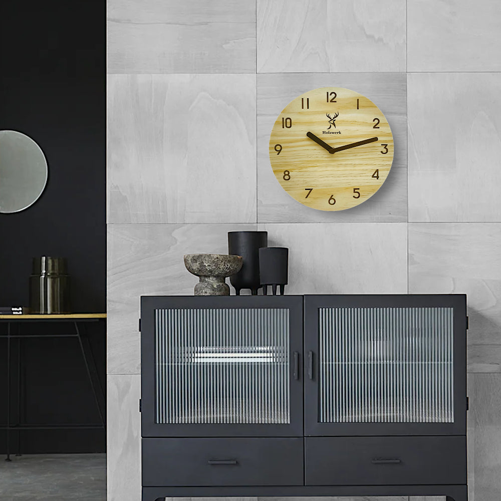 Holzwerk WEILBURG moderne Quarz- Wanduhr aus Holz in Beige und Braun mit 25 cm Durchmesser und geräuschlosem Uhrwerk, Wandmontage