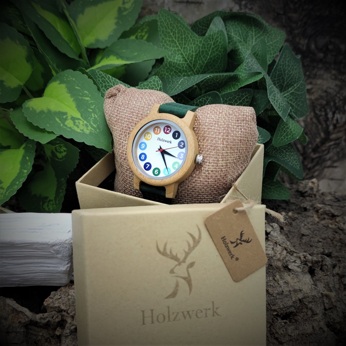 Holzwerk LIL RAINBOW GREEN kleine Kinder und Damenuhr mit grünem Lederarmband und bunten Ziffern in Holzwerk Verpackung