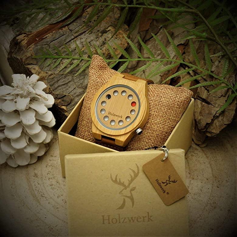 Holzwerk ESCHWEGE futuristische Unisexuhr mit modernem Design, beigem Gehäuse und ausgefallenem Ziffernblatt in Holzwerk Uhrenbox