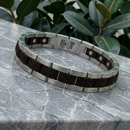 Holzwerk COLPINSEE silber-schwarzes  Magnet Armband aus Ebonyholz und Edelstahl, Lifestyle Foto der Rückseite