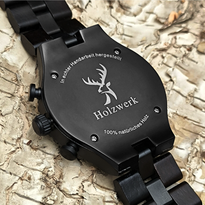 Holzwerk ELZE Chronographen-Uhr aus Ebenholz mit Chronographen und Datumsanzeige, Detailaufnahme des Gehäuses