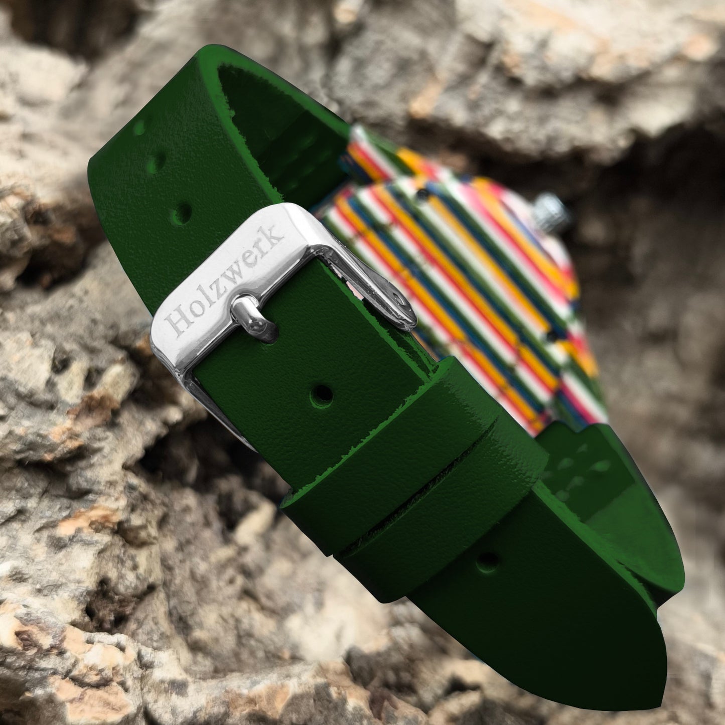 Holzwerk LINZ GREEN bunte kleine Regenbogen Damen und Kinder Armbanduhr, Holz & Leder Armband Uhr, LGBTQ Uhr, modische Holzuhr, dunkel grün, Dornschließe