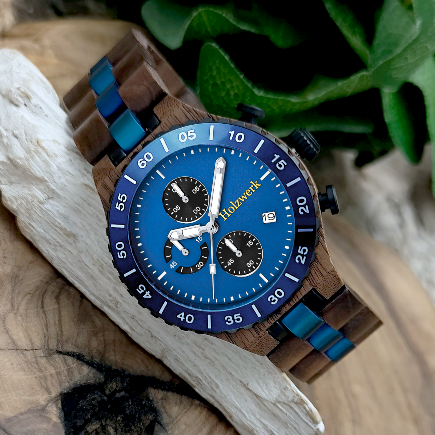 Holzwerk LOHMAR Chronographen-Uhr aus Walnuss-Holz mit Chronographen, Datums und blauem Ziffernblatt, Seitenlage