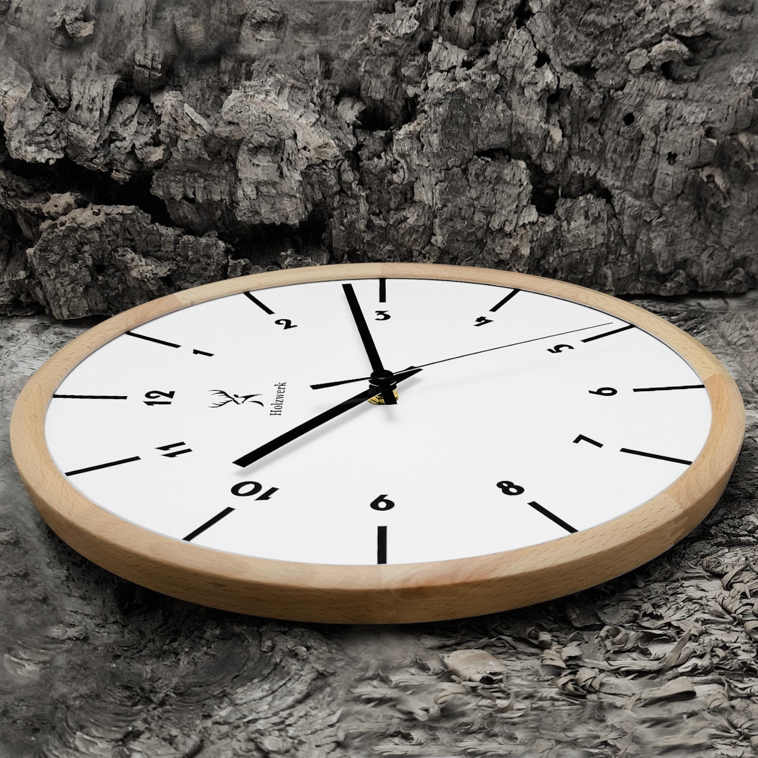 Holzwerk LÜNEBURG Holz Wanduhr groß, Wanduhr im skandinavischen Design, 32 cm Holz Quarz Wand-Uhr lautlos ohne Tick-Geräusche, beige, weiß, links liegend