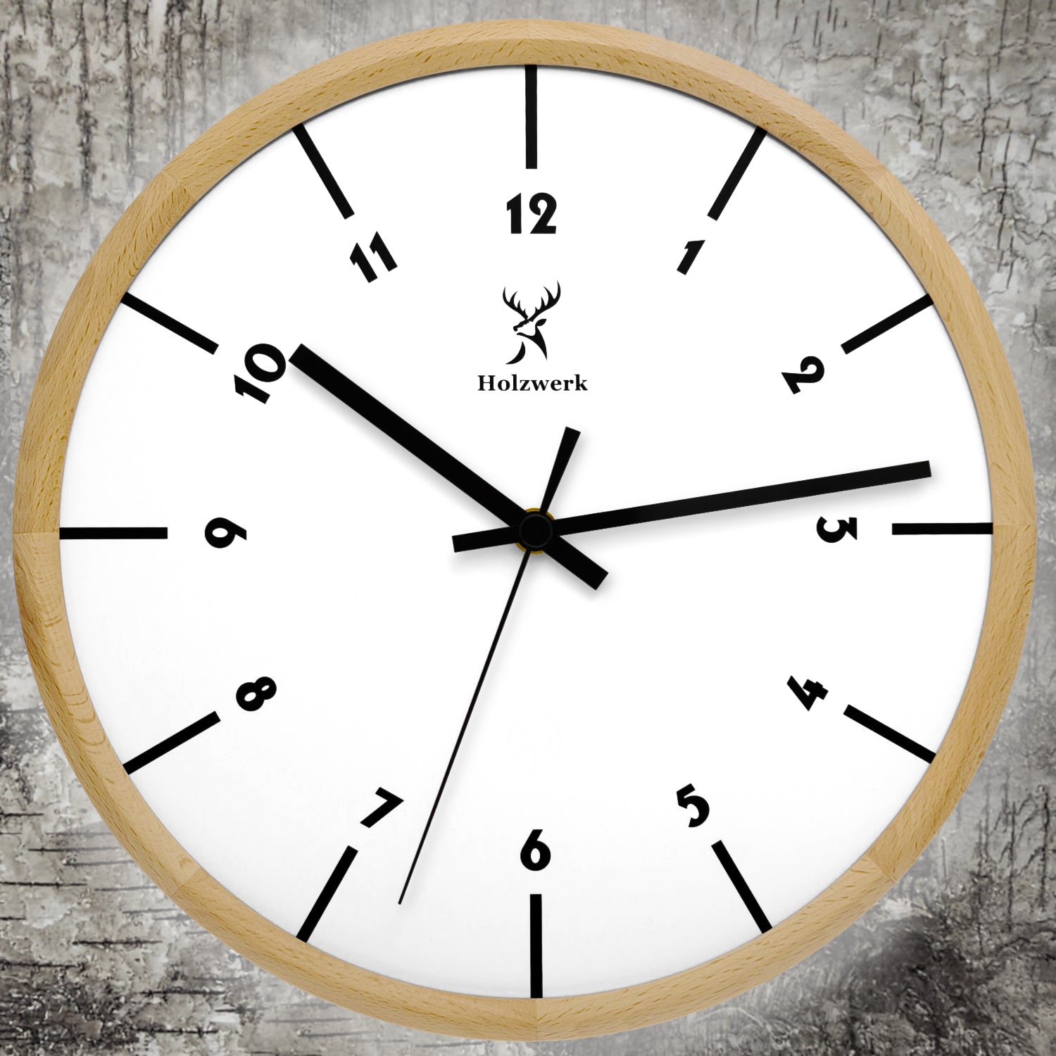 Holzwerk LÜNEBURG Holz Wanduhr groß, Wanduhr im skandinavischen Design, 32 cm Holz Quarz Wand-Uhr lautlos ohne Tick-Geräusche, beige, weiß, von vorne