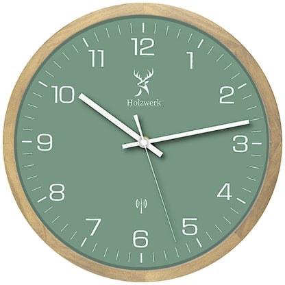 Holzwerk NAUMBURG 30 cm Funk-Wanduhr aus Vollholz mit grün-weißem Zifferblatt und modernem Design, Frontanansicht