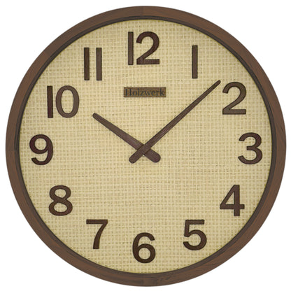 Holzwerk PENZBERG 30 cm Funk-Wanduhr mit Rattan-Design, beigem Zifferblatt und braunen Zeigern, Frontanansicht
