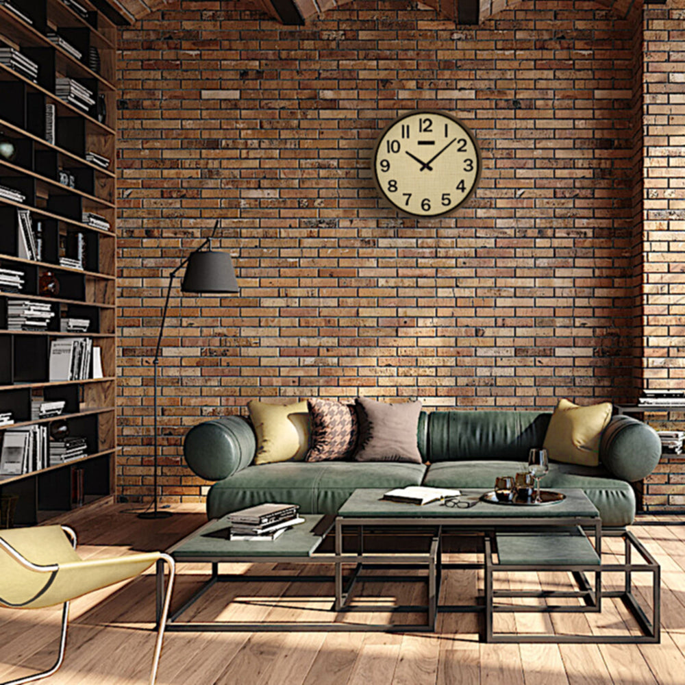 Holzwerk PENZBERG 30 cm Funk-Wanduhr mit Rattan-Design, beigem Zifferblatt und braunen Zeigern, Lifestyle Foto and der Wand
