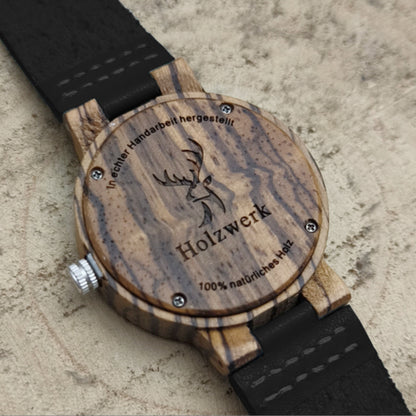 Holzwerk SINA BLACK Damen Quarzuhr aus Holz mit beigem Zifferblatt, schwarzem Lederarmband, Detailansicht des Gehäusebodens