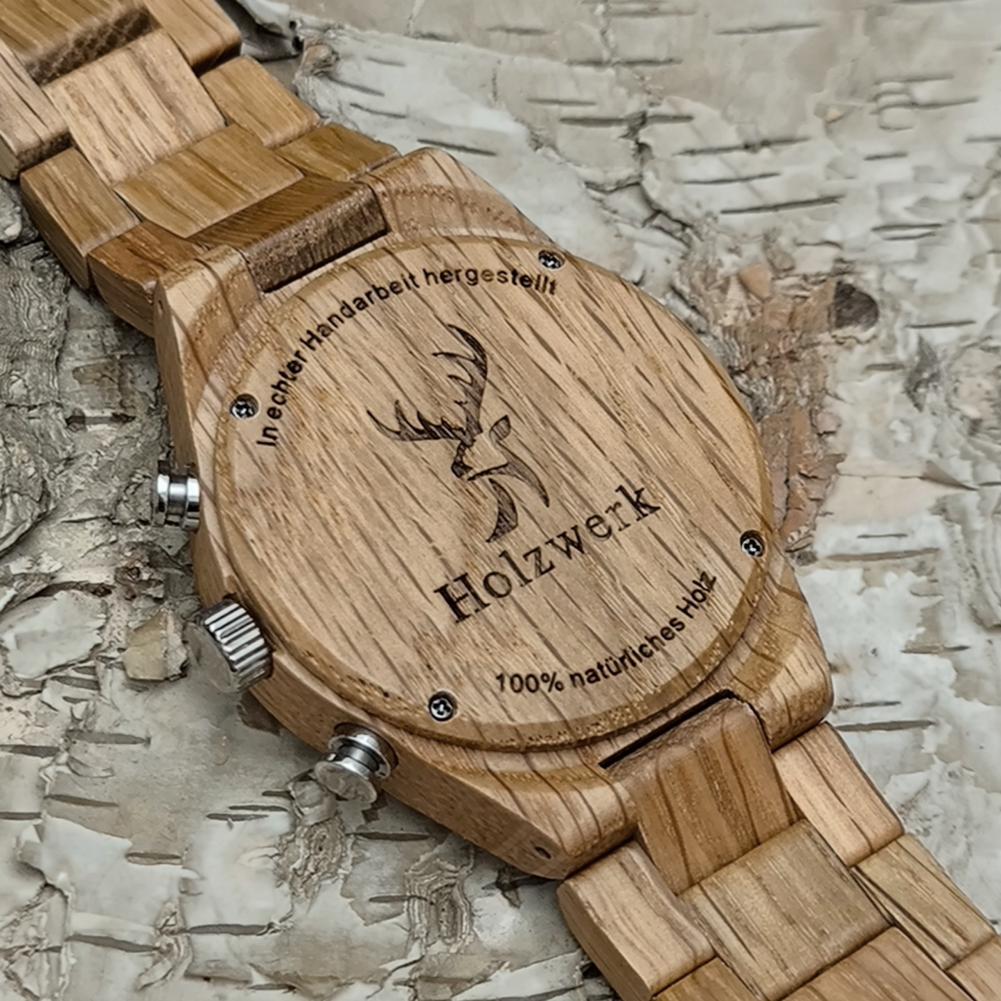 Holzwerk VERSMOLD Chronographen-Uhr aus Olivenholz mit drei Chronographen und Datumsanzeige, Gehäusebodenansicht