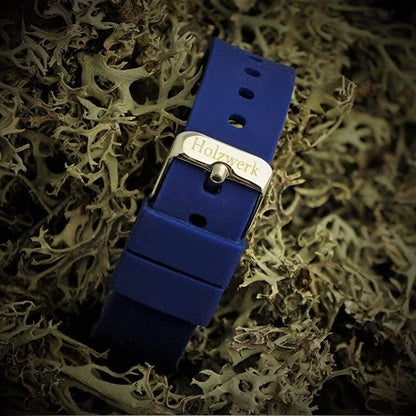 Holzwerk LAUBACH Damenuhr mit Holzgehäuse in Dunkelbraun sowie braunem Ziffernblatt und blauem Silikonarmband, Ansicht auf Dornverschluss