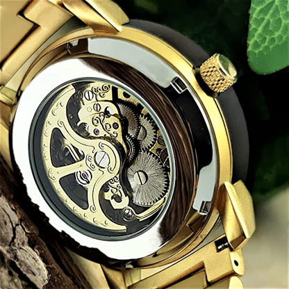 Holzwerk HERNE Automatik-Uhr in gold-schwarz mit Holzring, schwarz-goldenem Ziffernblatt mit offener Unruhe, Ansicht des Gehäusebodens